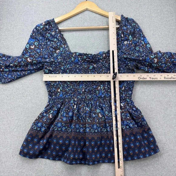 Vineyard Vines Fenwick Blue Smocked Square Neck Top Silk Blend Milkmaid M - Picture 5 of 9